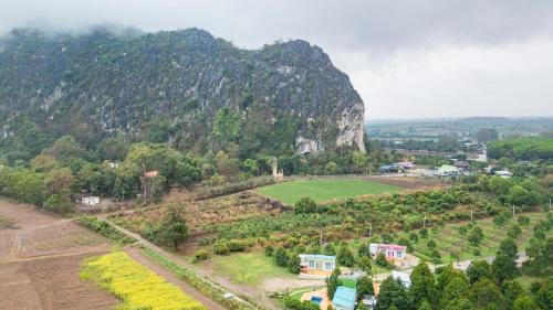 Lan Sak House | บ้านในสวน รีสอร์ท หุบป่าตาด