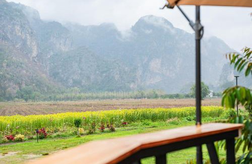 Lan Sak House | บ้านในสวน รีสอร์ท หุบป่าตาด