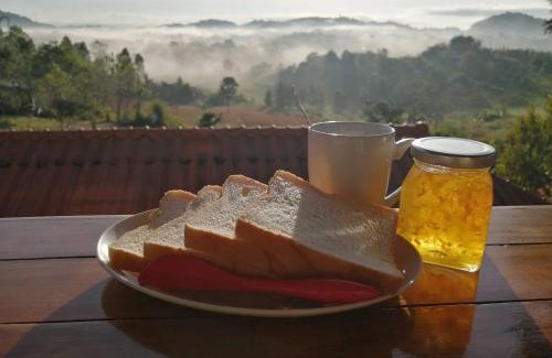 Khao Kho House | บ้านไม้สายหมอกเขาค้อ โฮมสเตย์ Bann Mai Sai Mhog Khao Kho Homestay
