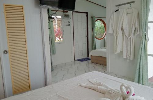 Nam Nao Bed & Breakfast | บ้านไร่เก็บตะวันโฮมสเตย์น้ำหนาว