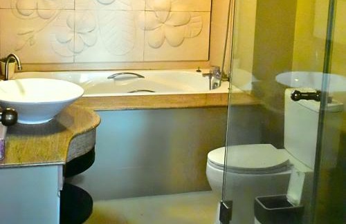 Puk Tian Apartment | ปึกเตียนซีวิว Family Suite Pool