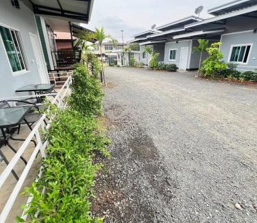 Si Thep Resort | พราวด์รีสอร์ท ศรีเทพ