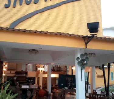 Chomphu Hotel | รีสอร์ทที่ลำปาง (Resort At Lampang)