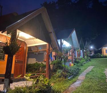 Mok Cham Pae House | ลุงกอละ โฮมสเตย์ ปางอุ๋ง