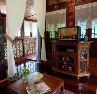 Bueng Kum House | เรือนไทยพราวพิมาน Proudpiman Thai House