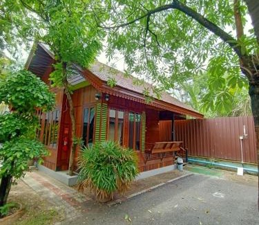 Chachoengsao Hotel | โรงแรมบ้านนายถึกและร้านอาหาร
