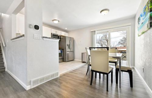 Cheyenne Meadows House | ᨒStylish 4BR - Movie Lounge - 10 min to Ft Carsonᨒ