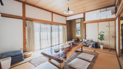 Sado Villa | インフィニティ露天風呂 蔵サウナ オーシャンビュー 一棟貸切 Sea Side 椿