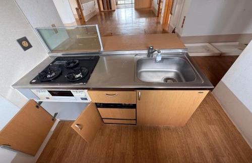 Kin Hostel | ハイ沖縄金武店トイレお風呂共用 プレオープン中駐車場有 ペット同伴可能長期滞在可能まるで別荘