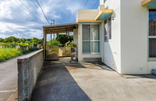 Nago House | ビーチまで5分 1棟貸切ホテルKanasa 最大10名まで宿泊可能 かなさ