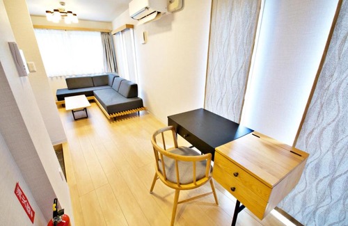 Asato Apartment | メイスン倶楽部 安里 2F
