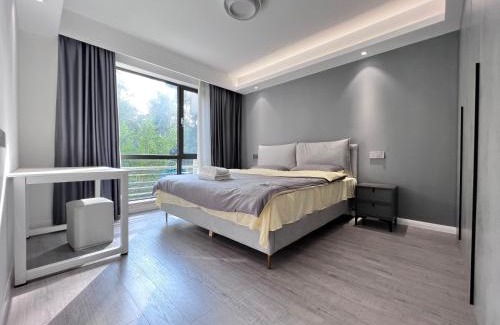 Lujiazui Apartment | 上海世博浦东三房别墅