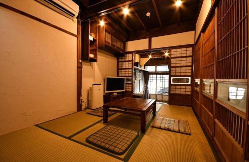 Katsuura Apartment | 勝浦一棟貸切宿 やます Katsuura Entire House Rental YAMASU