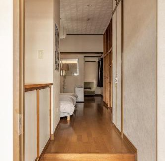 Asato House | 大家族旅行 広々独立した2フロア完全貸切最大15名 国際通り徒歩1分 2台駐車場無料 リラックスした雰囲気 Paradise inn 安里