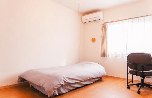 Maeda-nishi Machi Apartment | 寄道アパート203-2ベッドルーム1戸貸切-最大5名宿泊可-駐車場1台無料