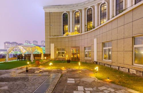 Wuling District Hotel | 常德华尔夫酒店