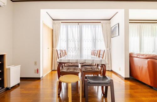 Minami Ward House | 広々な150平米無料駐車場一台