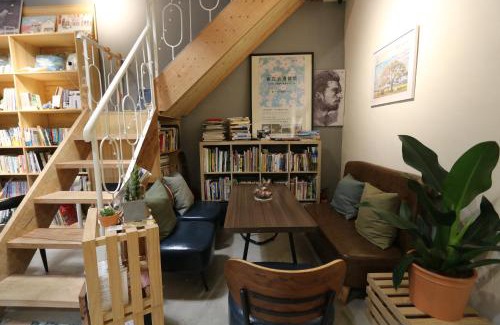 Tongluo House | 微光書旅-輕旅