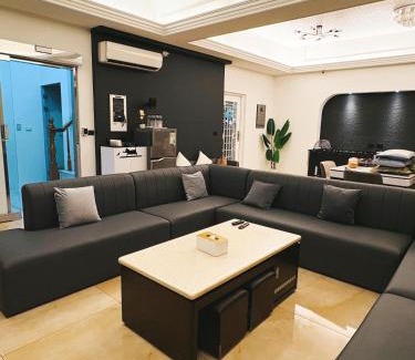 Hengchun Villa | 恆春夏居心澍包棟民宿 10至20人入住 烤肉電動麻將水池Ktv