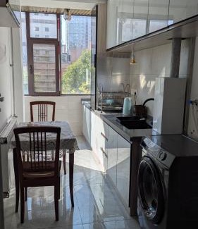 Yingze District Apartment | 明窗阁