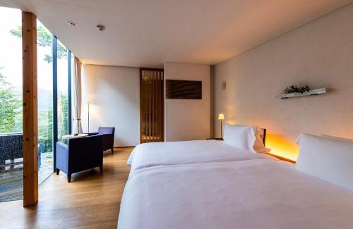 Tobe-cho Hotel | 時地人 jijijin MATSUYAMA