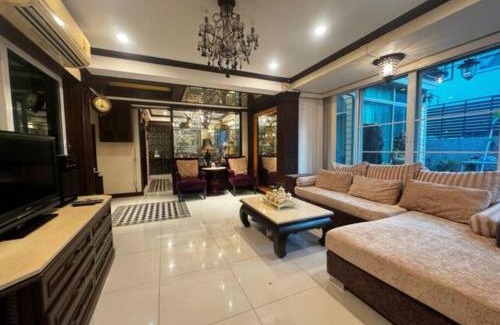 Khlong Chaokhunsing Apartment | 曼谷独栋Lat Phrao精品别墅