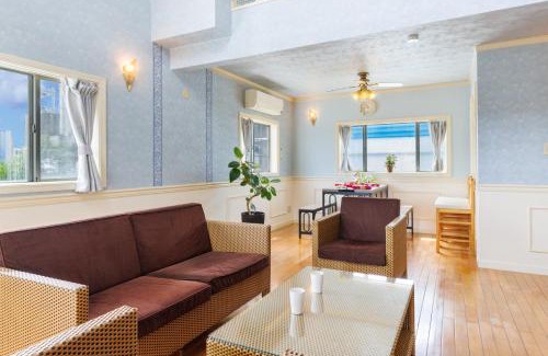 Kadena-cho House | 最大12名 沖縄アリーナ近く アメリカンビレッジまで車で10分 White Terrace