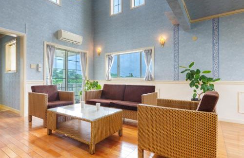 Kadena-cho House | 最大12名 沖縄アリーナ近く アメリカンビレッジまで車で10分 White Terrace