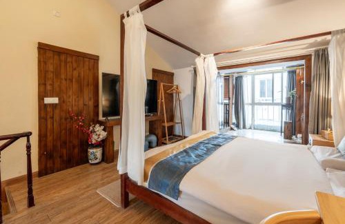 Suzhou Old Town House | 枕窗听雨Homestay