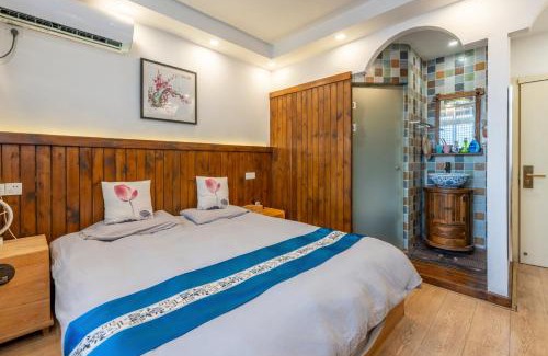 Suzhou Old Town House | 枕窗听雨Homestay