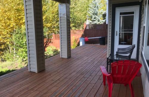 Northwest Calgary House | 民宿Ann's House in Calgary