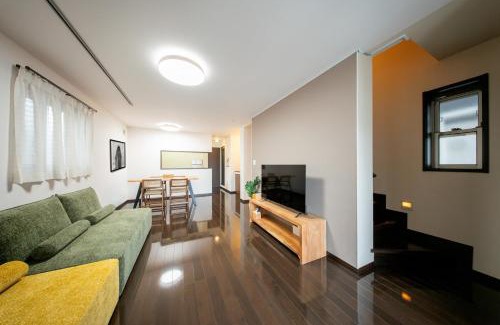 Ikebukuro Villa | 池袋徒歩11分要町駅3分 3階建て一軒家 最大8人 貸切 キッチン設備完備 寝室4つ トイレ2つ