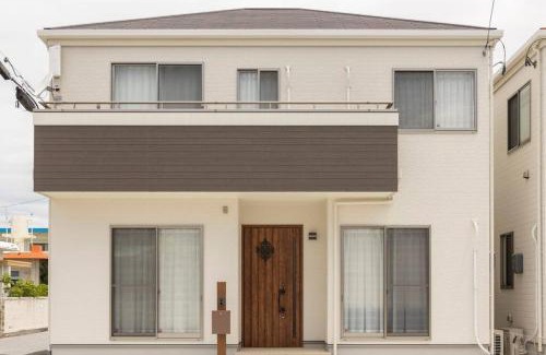 Chatan Villa | 海まで徒歩30秒！人気の北谷エリアでまるまる一棟ゆったり貸し切り！