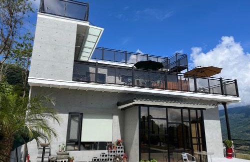 Ren'ai House | 清境依山舞林民宿
