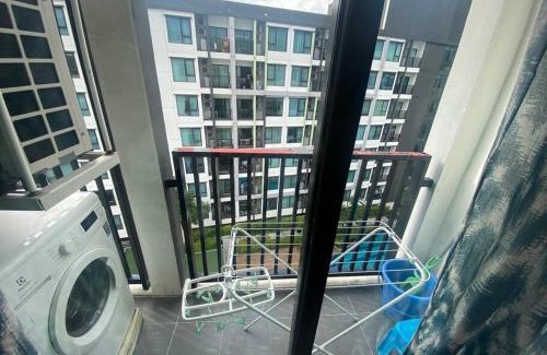 Khlong Toei Apartment | 素坤逸50巷一房一厅免费Wi-Fi简单安静可做饭交通方便