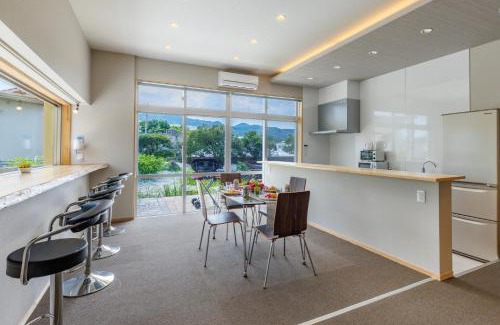 Nakasone House | 美ら海水族館 古宇利島車で20分 最大11名 北部観光に最適 キングハウス