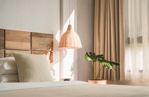 Qiandongnan Hotel | 肇兴溪舍山堂 Creekside Inn