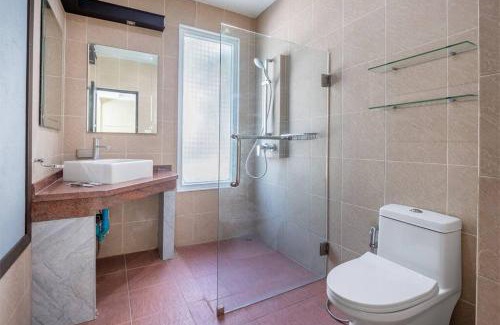 Jomtien Villa | 芭提雅市中心3卧泳池别墅，近海滩，网红悬崖餐厅,步行街