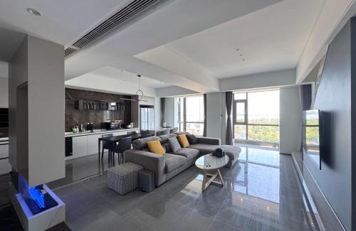 Jiulonghu Administration Office Apartment | 董事长的家