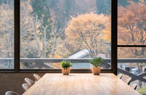 Yuzawa Cabin | 豊島ロッヂ苗場