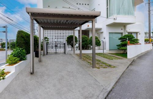 Kadena-cho House | 駐車場2台 海中道路や伊計島にアクセス良好 和室付き 最大5名宿泊施設 Guest house mum