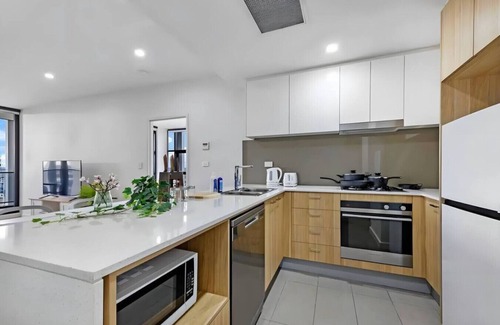 Harris Park Apartment | 高层公寓,2分钟可以到达火车站,购物中心,设施便利