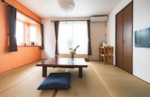 Higashi House | 高速道路と丘珠空港が近い家