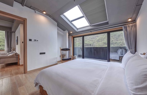 Moganshan House | 鸣林artistic guesthouse in Mopan Mountain Scenic Area, China鸣林艺术民宿高級别墅带泳池花园棋player room,中国莫干山风景区