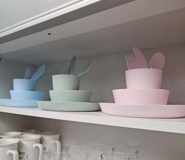 Hongjeil-tong Apartment | 리뉴얼 할인,STAY Yeo yu , 공항버스3분 ,3Room, 4bed, 최대7인