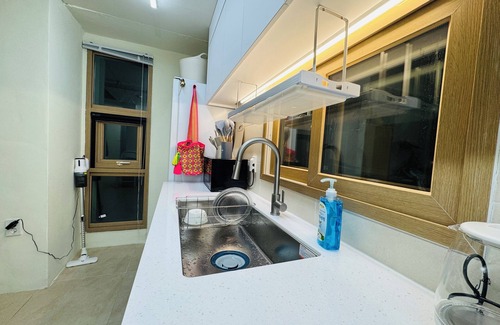 Seongsu Apartment | 삼Atelier Seongsu Riverside Loft Cherry Blossom Road Han River airport bus