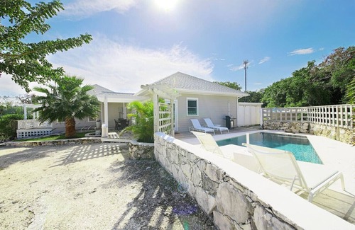 Governor's Harbour House | 𓇼Elegant 2BR Villa w/Private Pool & Generator𓇼