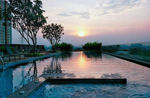 Suan Luang Condo | 0 Minute to Airport Link - 15 minutes to downtown Bangkok
