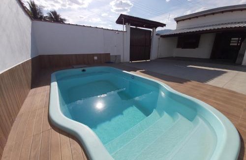 Maranduba Ski Chalet | 0006.01 - Maranduba - Chalé - 1 Dorm - 5 Pess - 3 Quadras Do Mar - Piscina Coletiva - WIFI