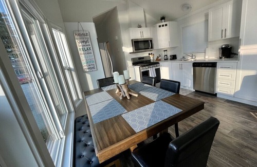 Regional District of Mount Waddington Cottage | 01 - Coho Cottage Cottage By The Sea at Alder Bay